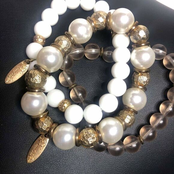 Plunder Jewelry - 3113 Lot of 3 goldtone beaded faux pearl whte clear stretch Bracelets PLUNDER